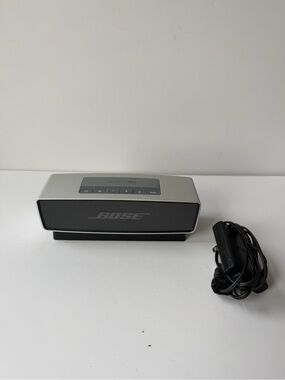 Bose SoundLink Mini I Bluetooth Speaker Silver W Dock Bose Deep Bass & Sound